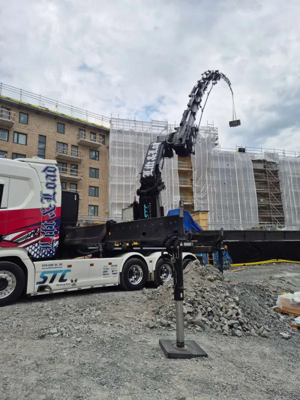 STC AB – maskinpark, kranar och specialtrailers